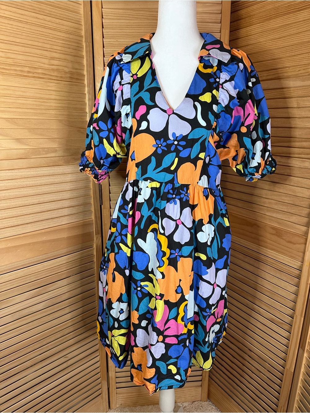 Bold Floral Puff Sleeve Midi Dress in Black Multicolor